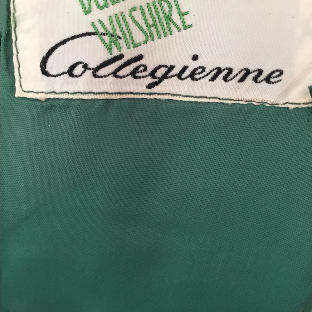 Cropped Fitted Top(Or Jacket) - image 2